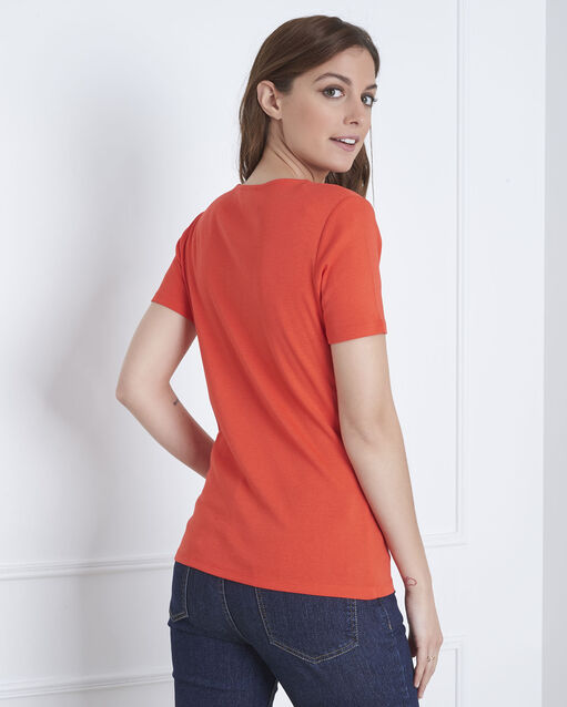 Rotes t-shirt halsausschnitt lurex etincelant geranie.