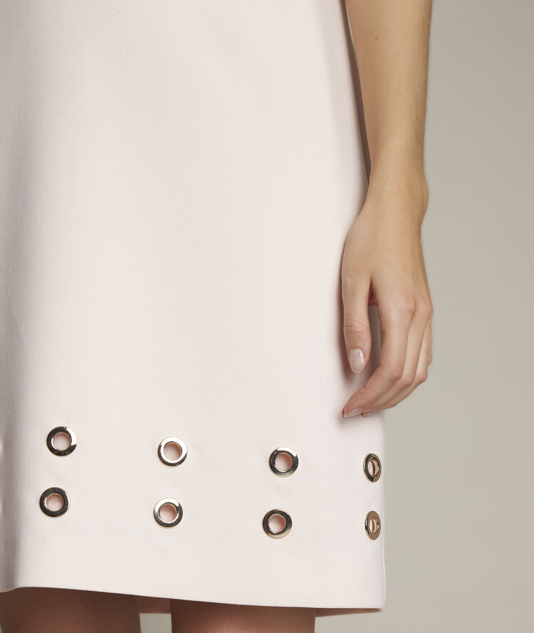 Robe poudre compacte corinne nude.