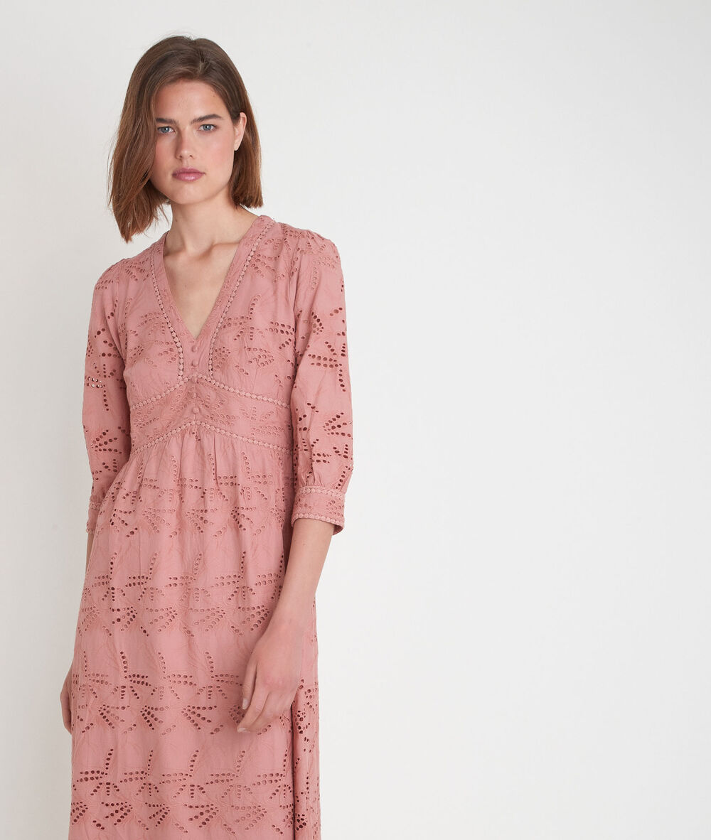 Robe longue en coton biologique brodée catalia bois de rose.