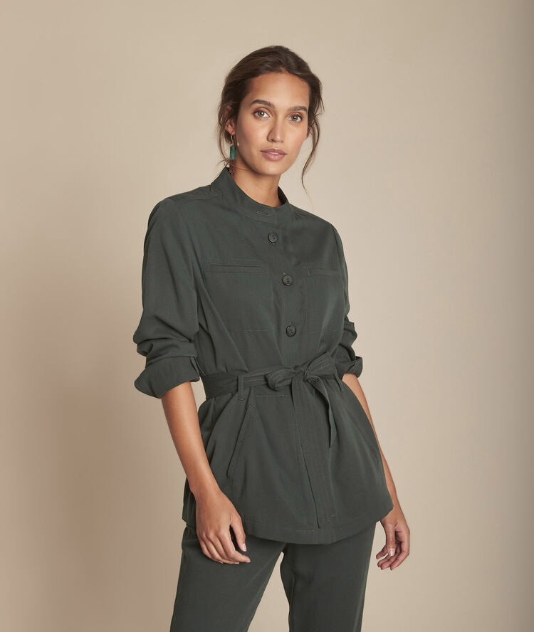 Soepel donkergroen vestje met knopen birgit vert anglais.