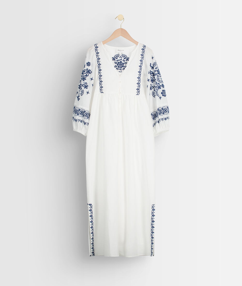 Robe longue brodée blanche sophie ecru.