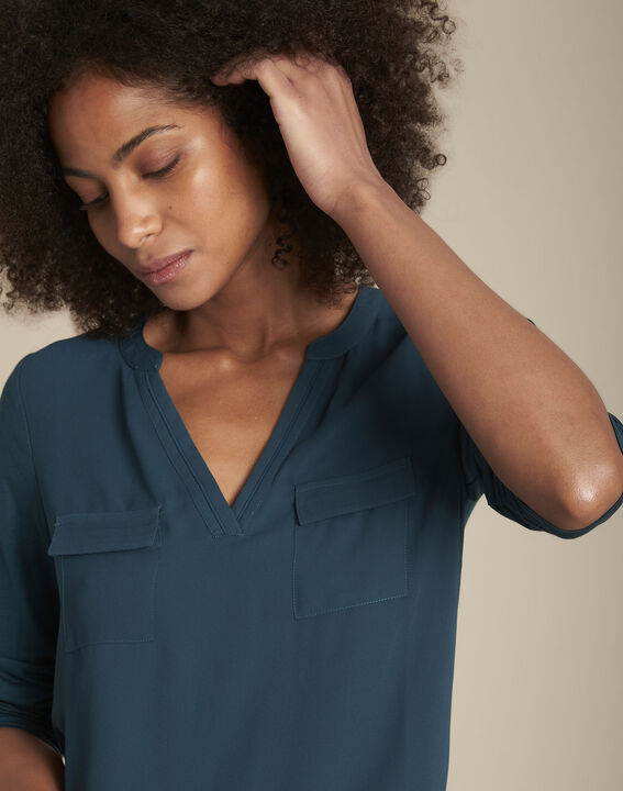 Dennengroene blouse uit twee materialen met Tunesische kraag Genna | 1-2-3 Dennengroene blouse uit twee materialen met Tunesische kraag Genna PhotoZ | 1-2-3