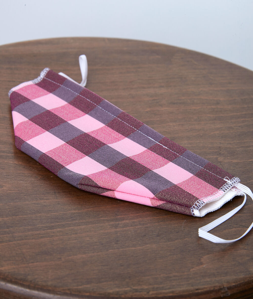 Masque barri&egrave;re imprim&eacute; carreaux aleatoire.