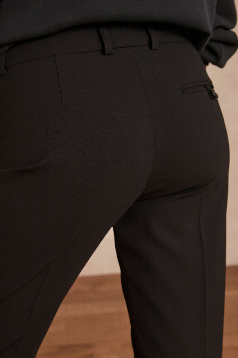 Pantalon en microfibre cigarette valero noir.