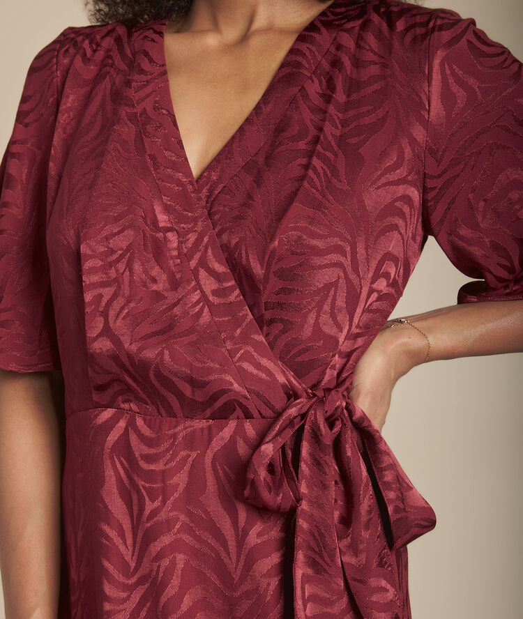 Robe cache-cœur en jacquard roda bordeaux.