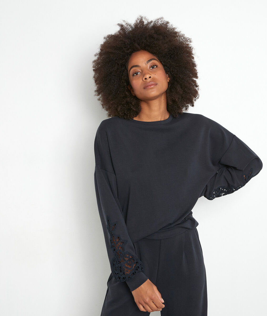 Marineblauwe sweater met kanten inzetstuk Erika | 1-2-3 Marineblauwe sweater met kanten inzetstuk Erika PhotoZ | 1-2-3