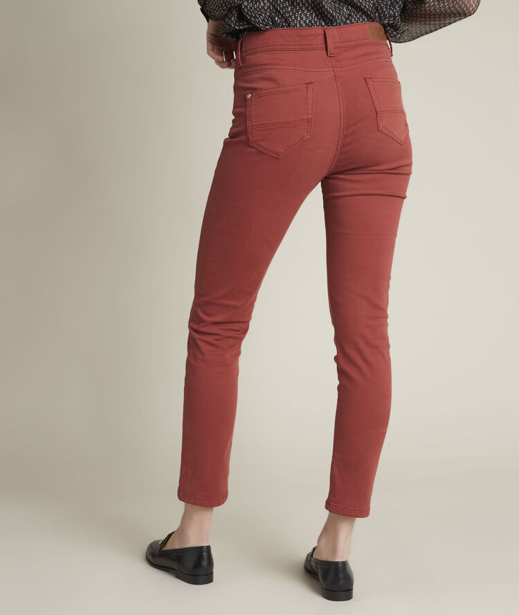 Die ikonische, portorote jeans aus baumwollsatin sultan pfirsich.