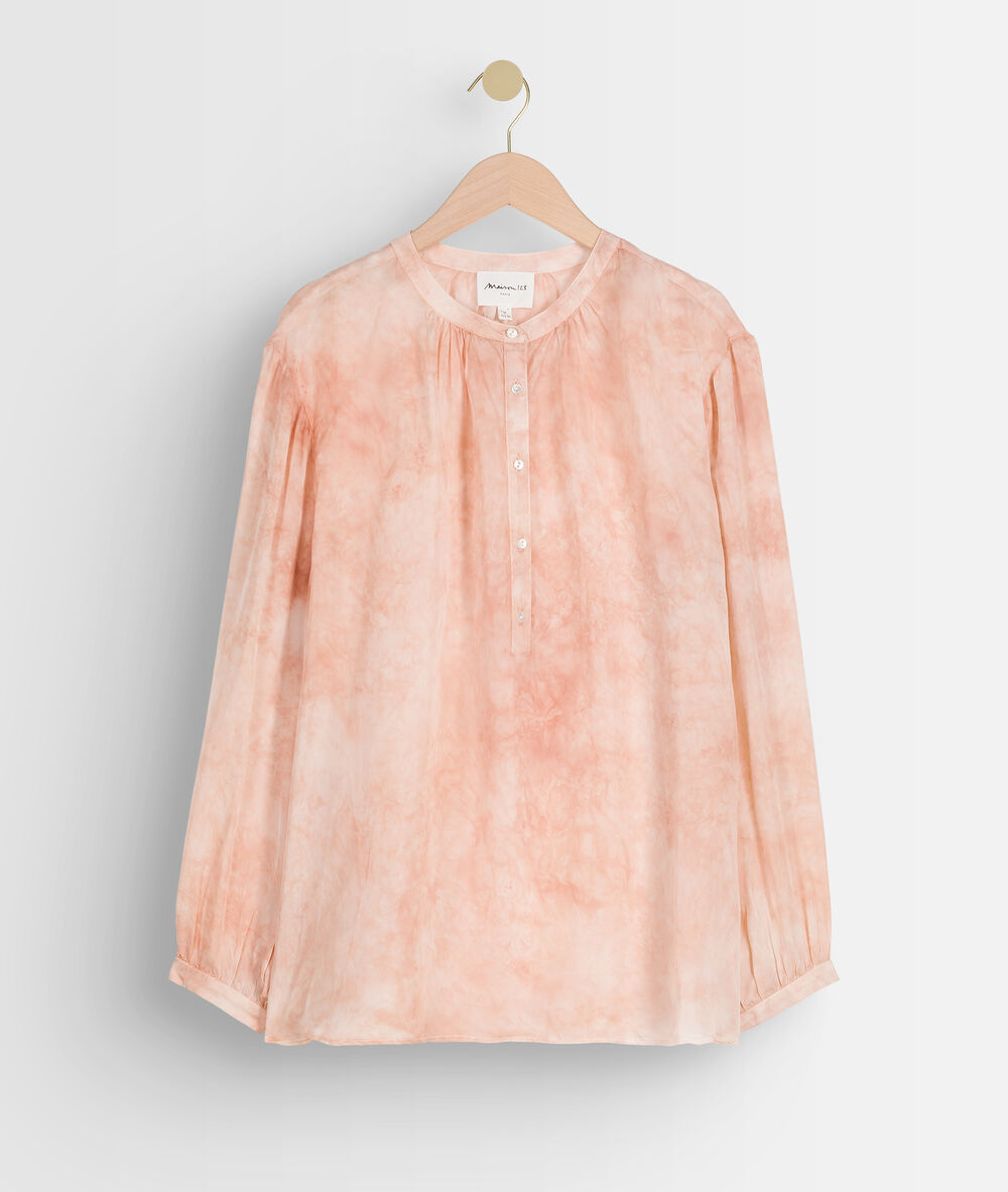 Poederroze blouse met tie-dyeprint alix poudre.