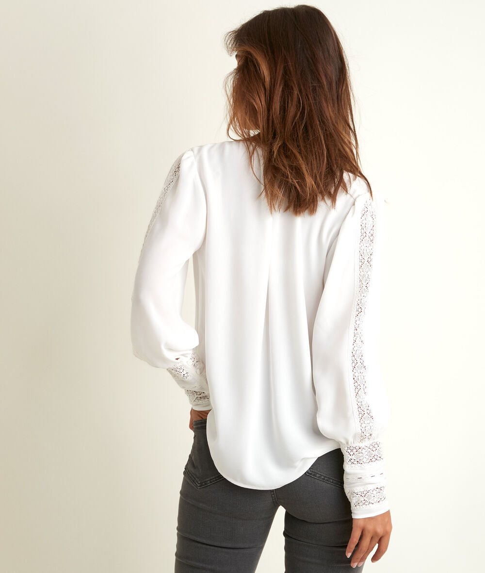 Blouse en dentelle jabi ecru.