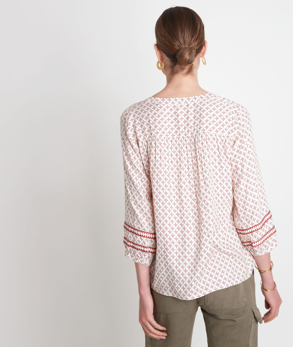 Blouse fluide imprimée écrue et bordeaux amandine pêche.