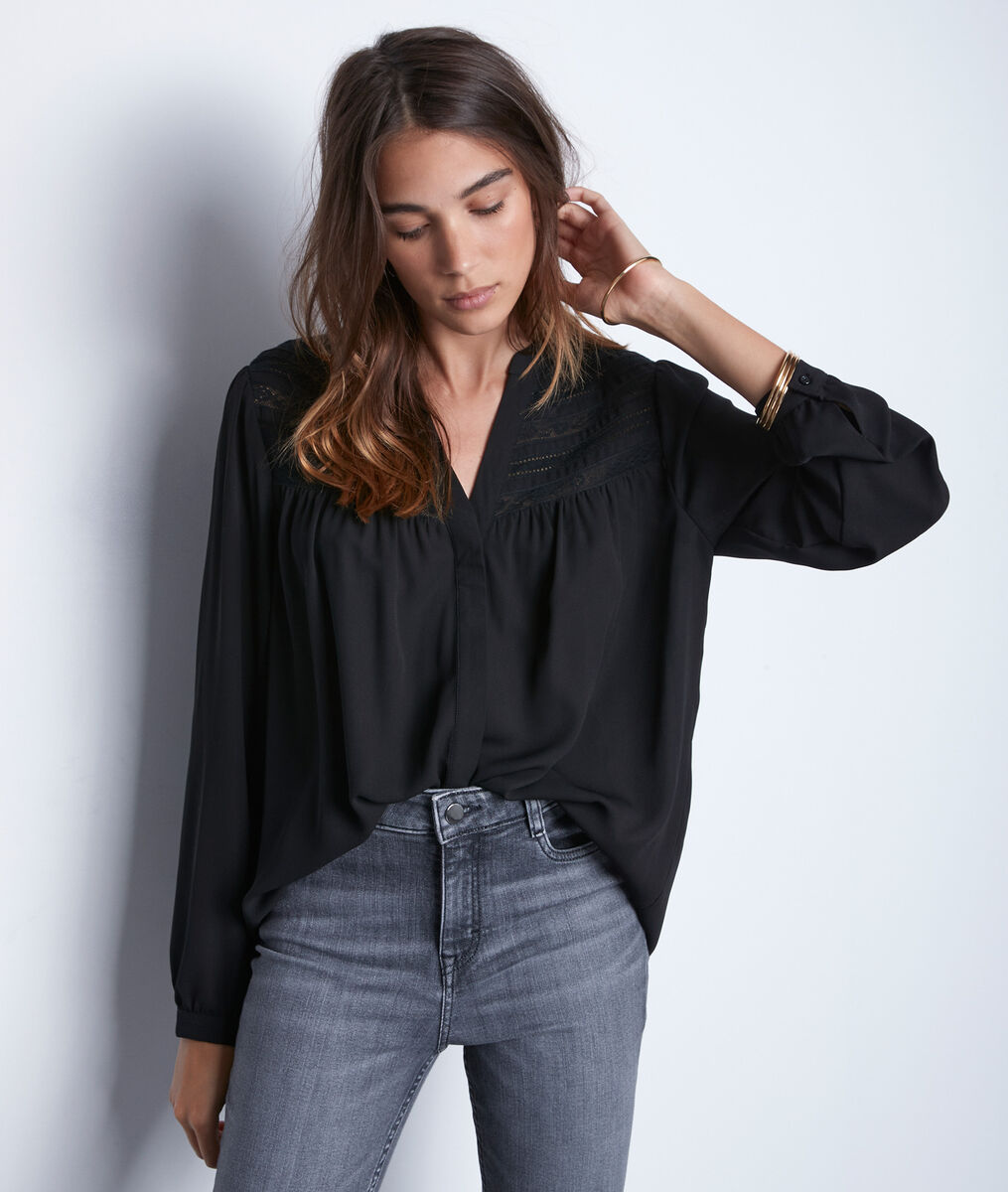 Blouse fluide avec incrustations de dentelle noir Annabelle | 1-2-3 Blouse fluide avec incrustations de dentelle noir Annabelle PhotoZ | 1-2-3