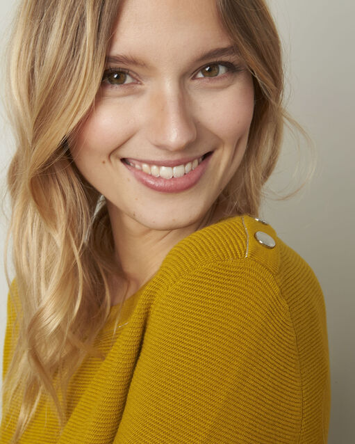 Pull jaune détails boutons et lurex avocado anis.