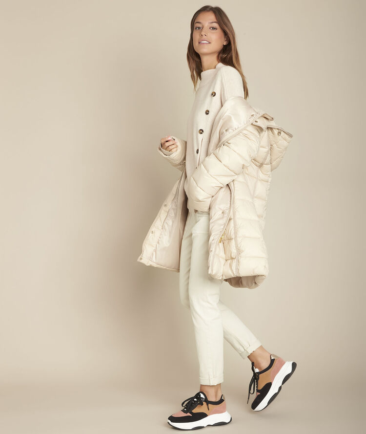 Pull laine détails boutons flèche ficelle.