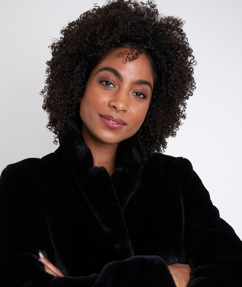 Manteau en fausse fourrure noire olga noir.
