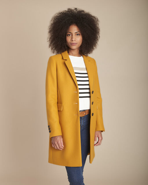 Manteau jaune en laine m&eacute;lang&eacute;e droit plume ocre.