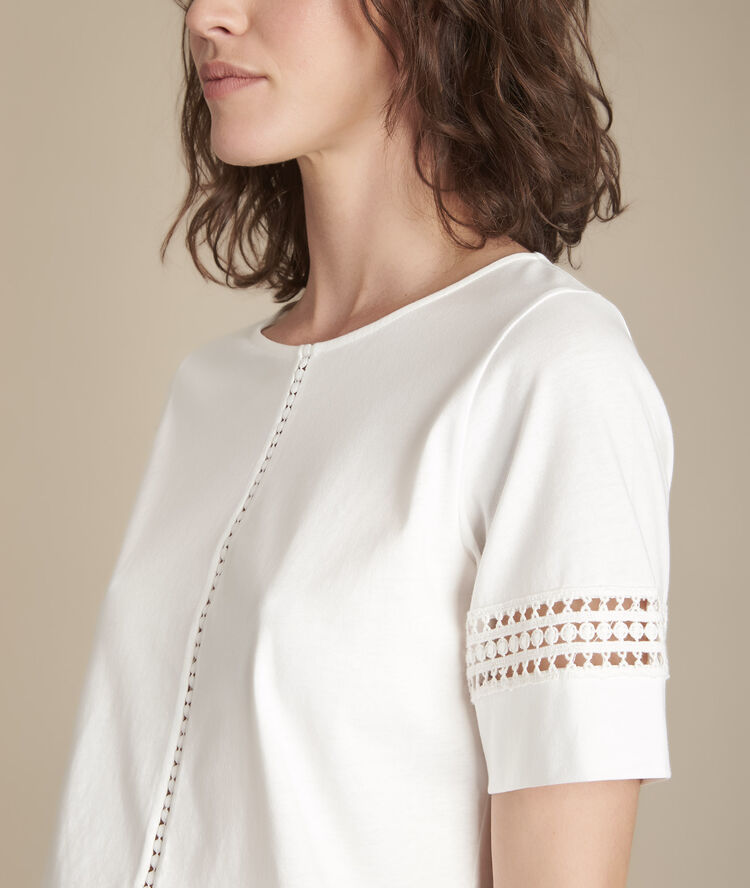 Tee-shirt écru en dentelle cadix ecru.