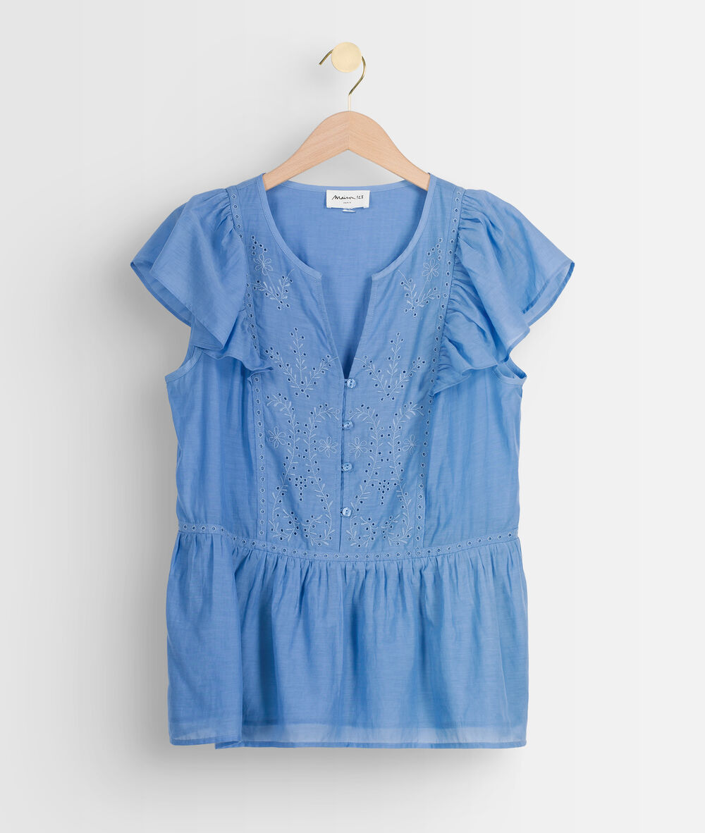 Blouse à manches courtes brodée bleu ciel auriane bleu clair.