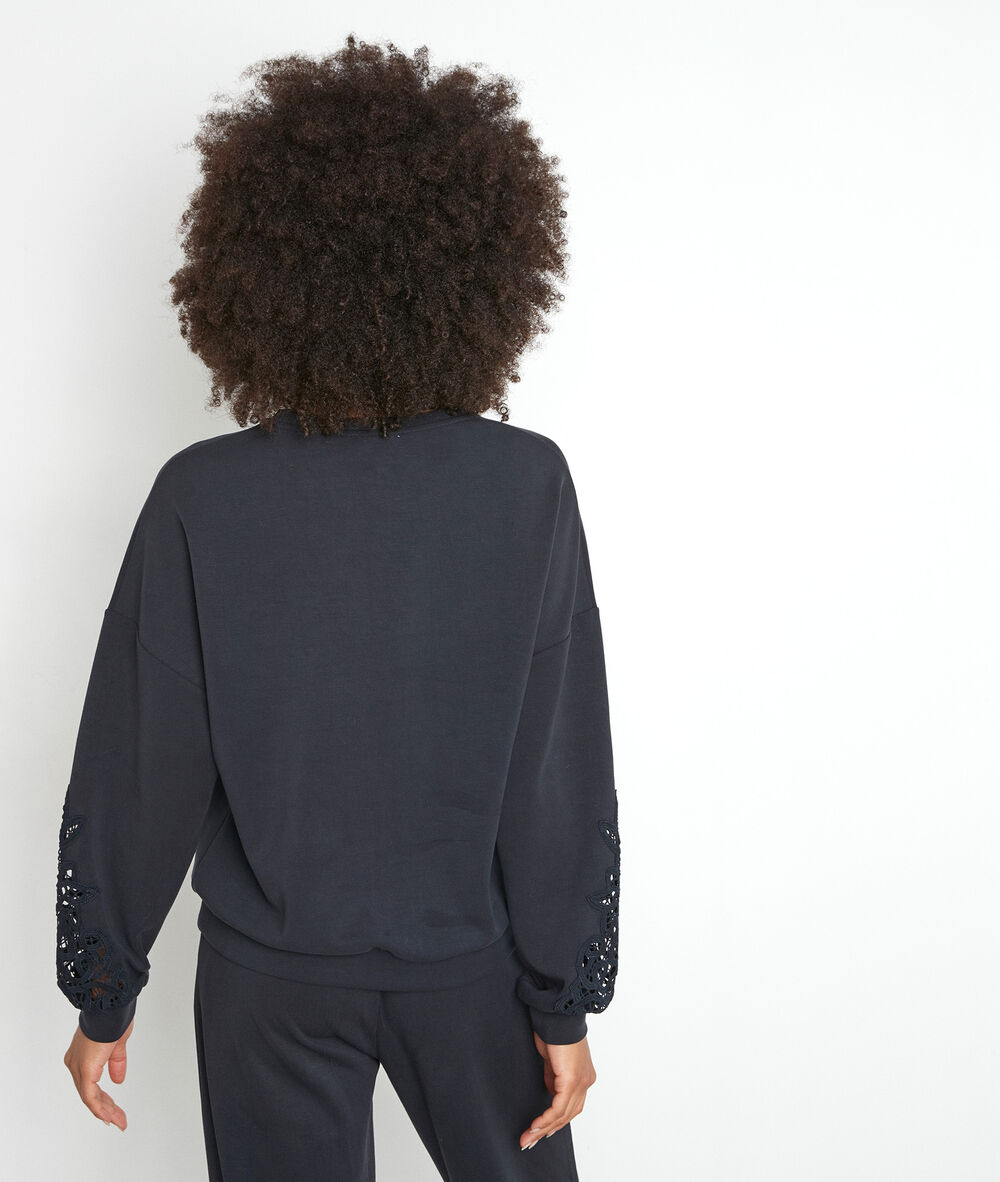 Marineblauwe sweater met kanten inzetstuk erika anthracite.