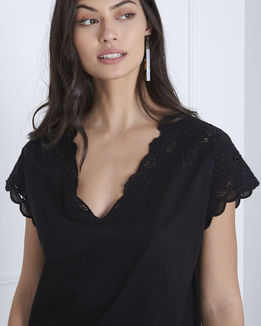 Blouse noire brodée volage noir.