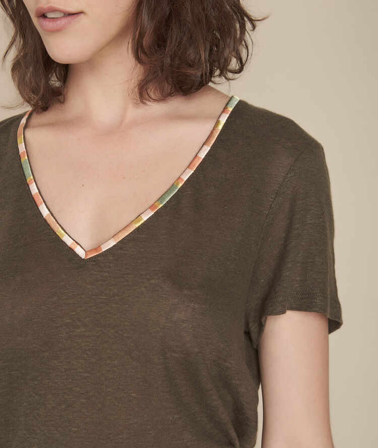 Tee-shirt kaki en lin capri kaki.
