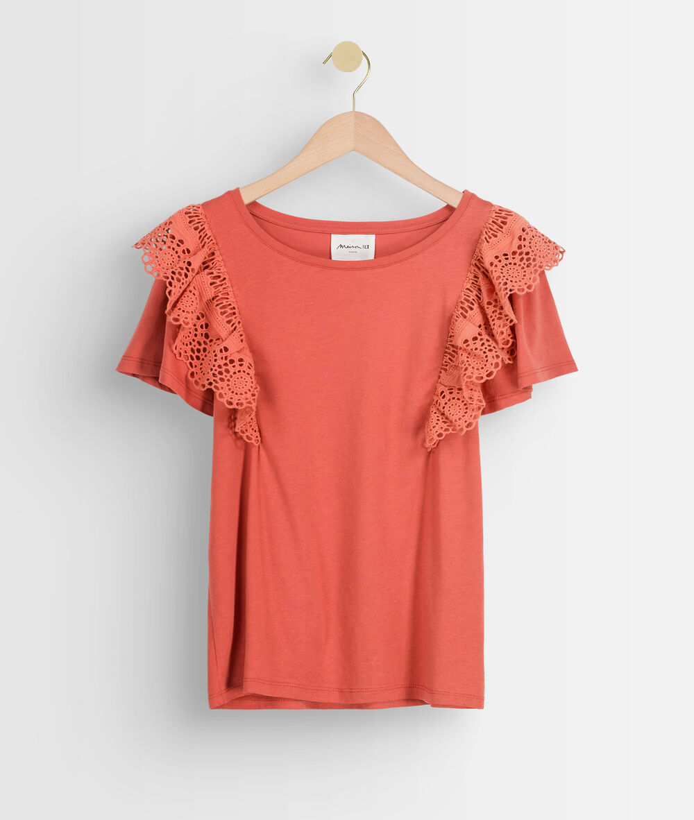 Tee-shirt en coton biologique à broderies rose eclat pêche.