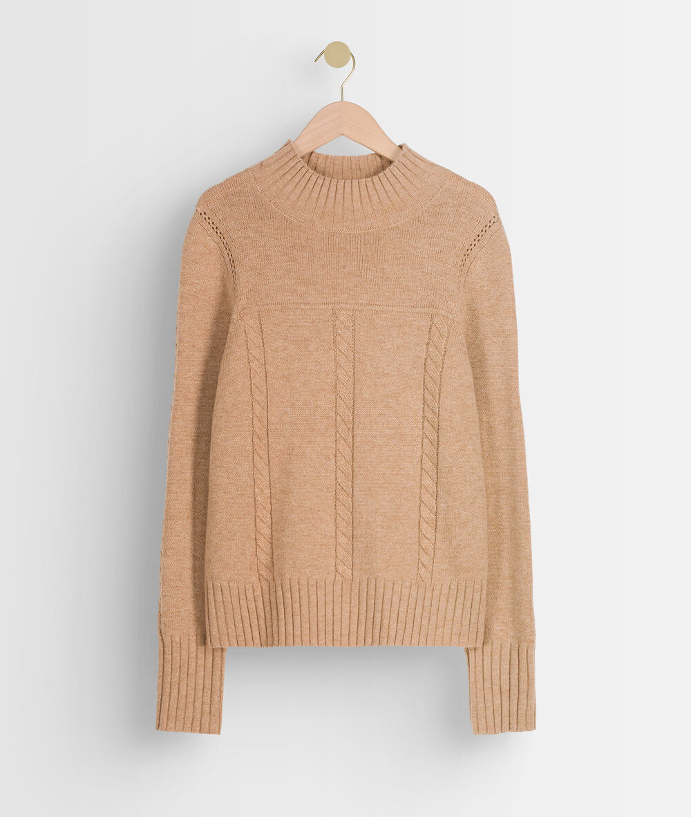 Pull en laine recyclée à col cheminée et torsades beige thalassa camel clair.