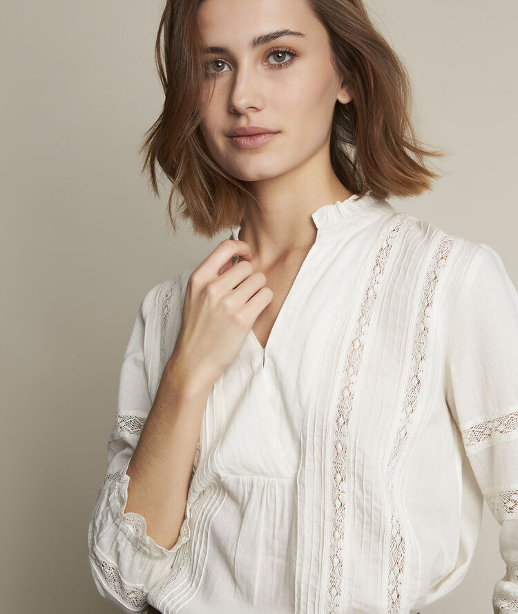 Blouse en dentelle estrid ecru.