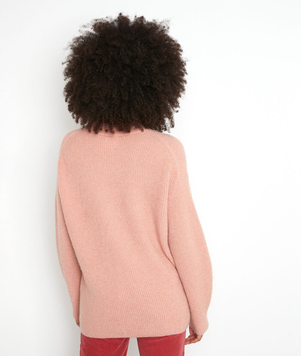 Pull en maille rose poudré tabasco blush.