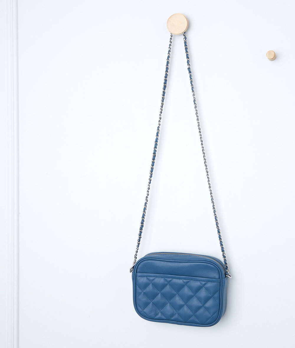Pochette en cuir matelassée ciel dan ciel.