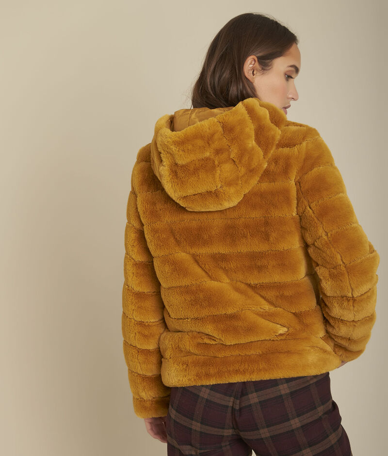 Manteau en fausse fourrure ambre laura ocre.