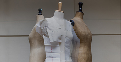 Nos équipes sont formées pour vous offrir une séance de conseil en image
                                    personnalisée !