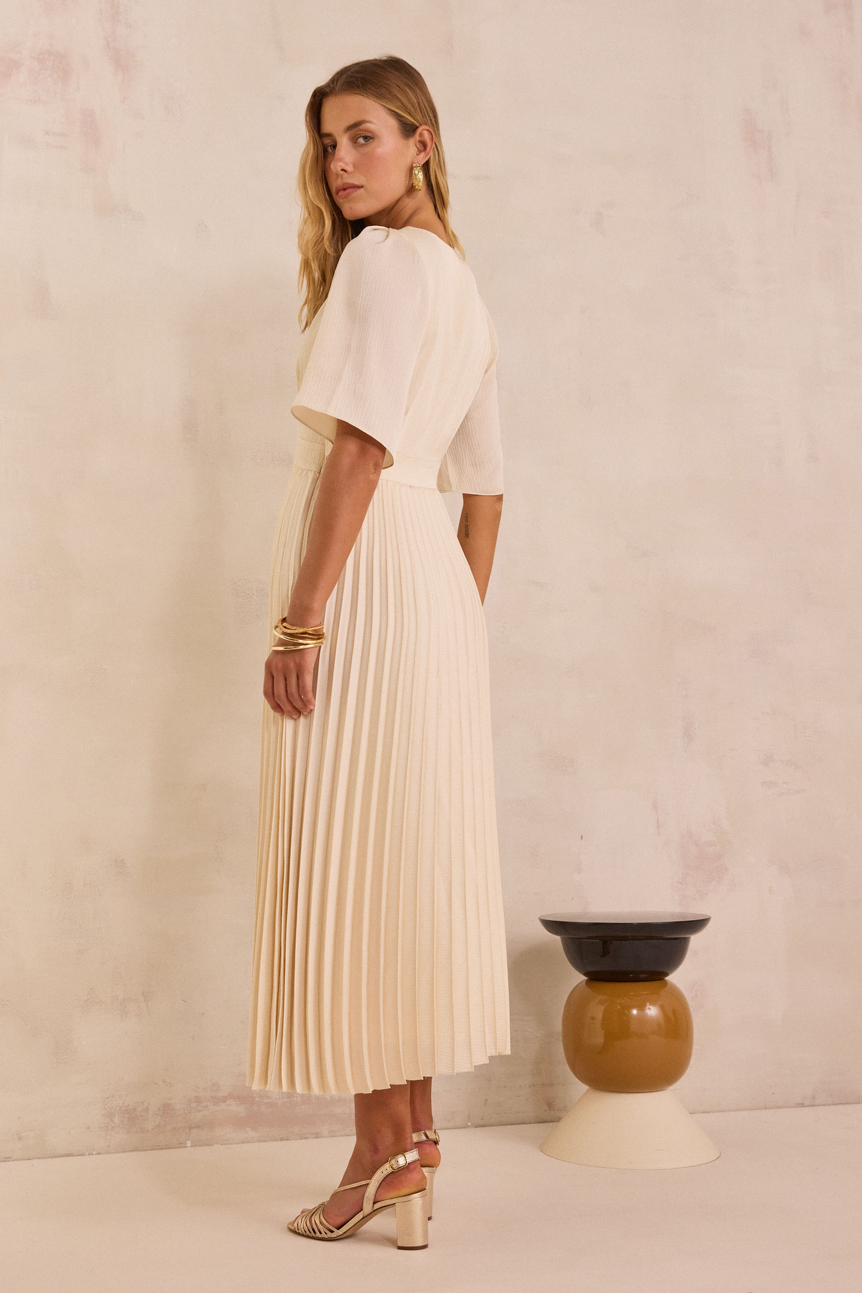 Robe Plissée Sans Manches BCBG Max Azria - Blanche - Taille M - Coton - Neuve Avec étiquette